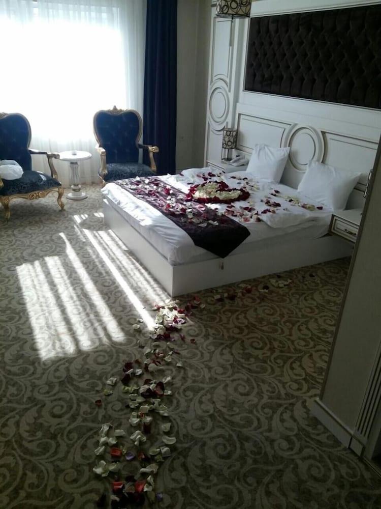 Opera Hotel Baku Exterior photo